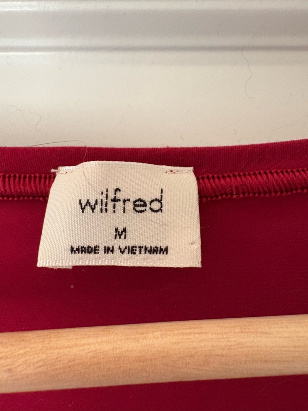Aritzia Raspberry Stretch Knit Top - Picture 2 of 4